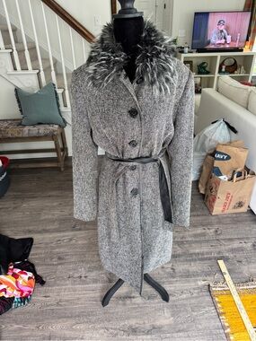 Focus 2000 Gray Tweed Belted Trench Coat with Faux-Fur Collar